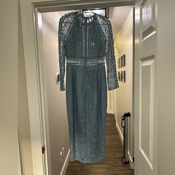 Robin blue lace dress with front leg slit - Picture 2 of 6